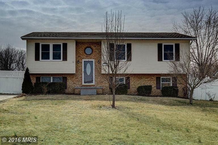 1st image of 215 Somerset Dr