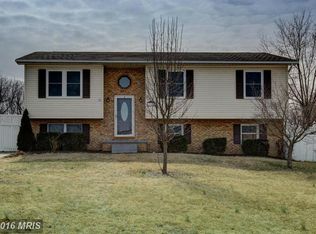 215 Somerset Dr, Stephens City, VA 22655