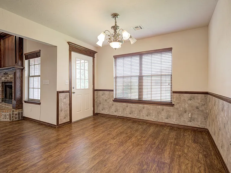 509 Finch St — Photo 13