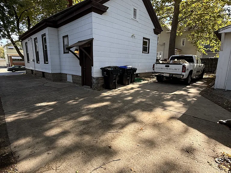 912 N Center St — Photo 17
