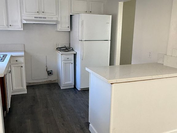 4th image of 7889 La Mesa Blvd