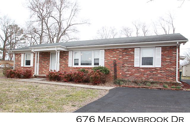 1st image of 676 Meadowbrook Dr