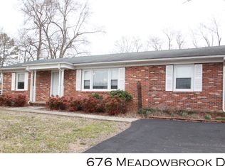 676 Meadowbrook Dr, Sparta, TN 38583