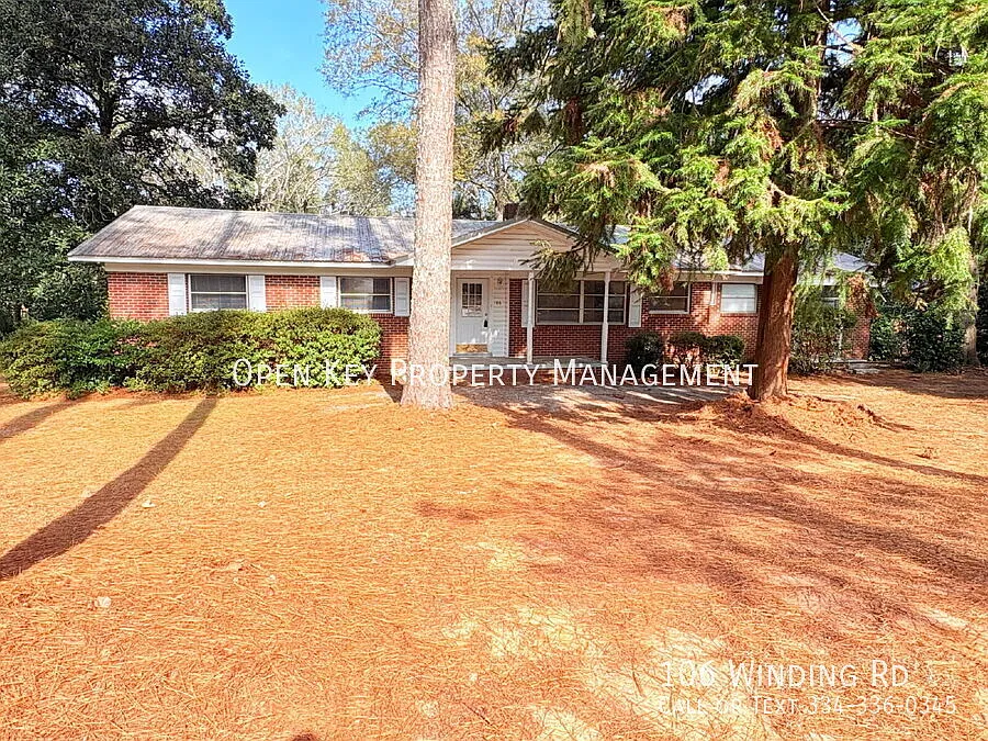 Recently updated 3 bedroom, 2 bath home in a convenient Dothan location! Section 8 approved, LVP ... — Photo 1