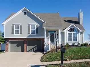 6205 Greenway Ct, Saint Joseph, MO 64504
