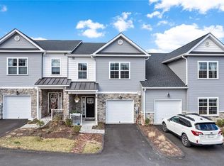 235 Hudson View Ter, Hyde Park, NY 12538