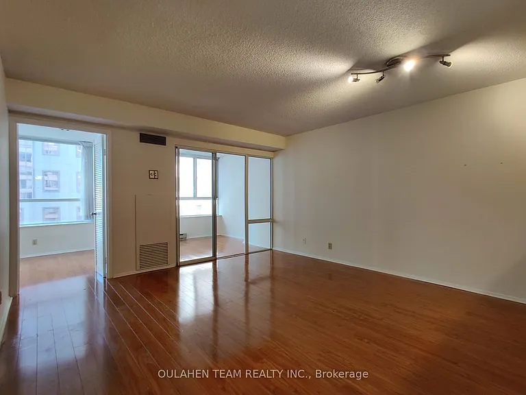 711 Bay St #717 — Photo 2
