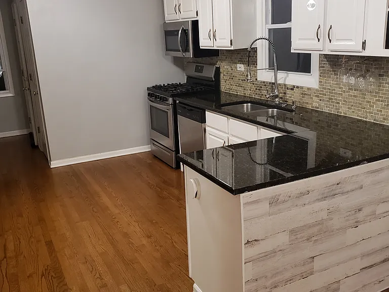 5643 N Karlov Ave #2 — Photo 10