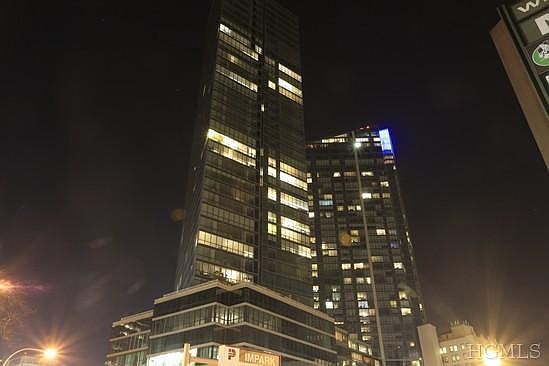 1st image of 1 Renaissance Sq Unit V8c