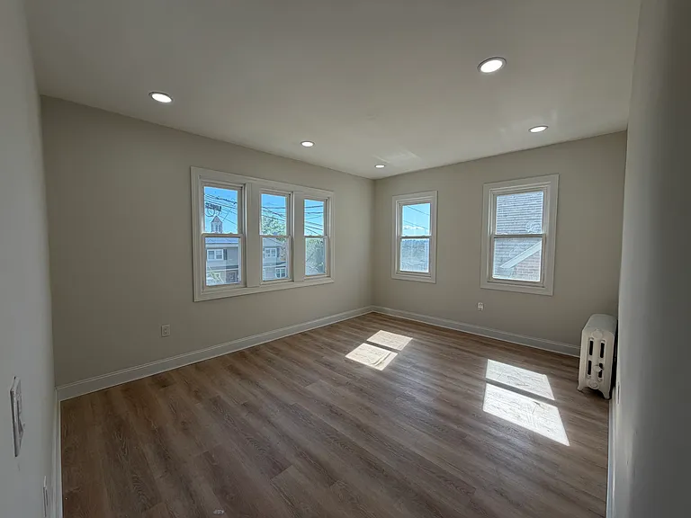 17 Conover Ave #1L — Photo 11