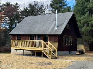 225 Raymondskill Rd, Milford, PA 18337