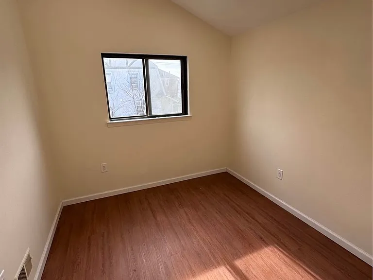 160 Katan Ave #2 — Photo 4