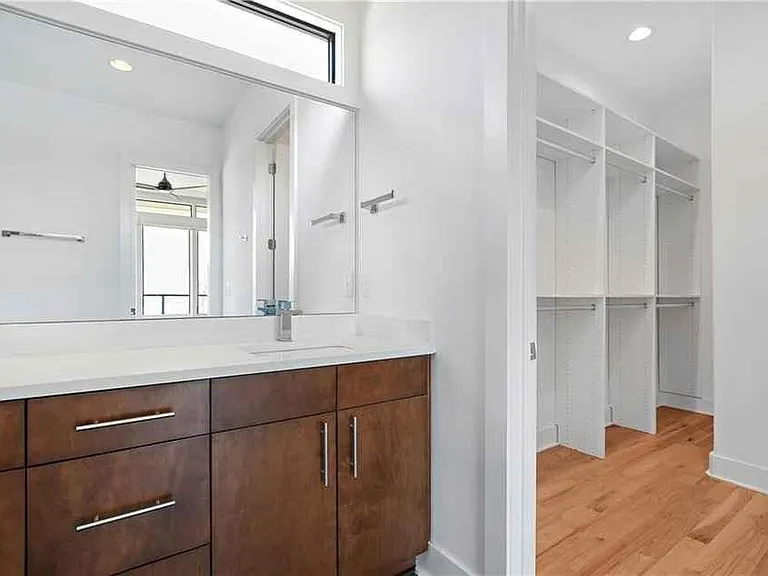 669 E Ave NE #A — Photo 20