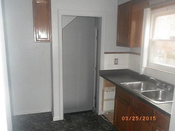 5th image of 9560 W Parkway St
