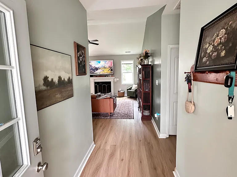 319 Adobe Ln — Photo 2