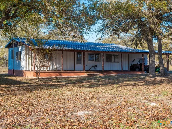 847 Littlehorn Ln, Stockdale, TX 78160