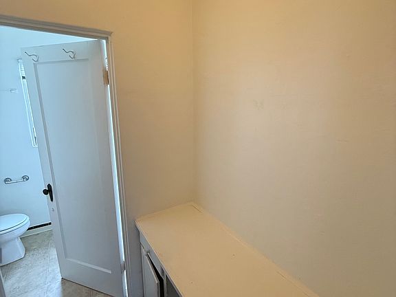 4th image of 2254 5th Ave APT 4