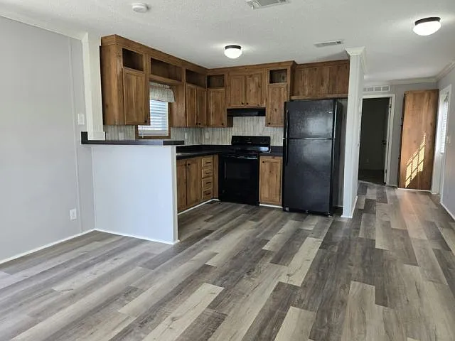 Building Photo - 6 Forest Ln #6F