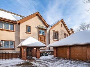 182 Castlebrooke Ln, Buffalo, NY 14221