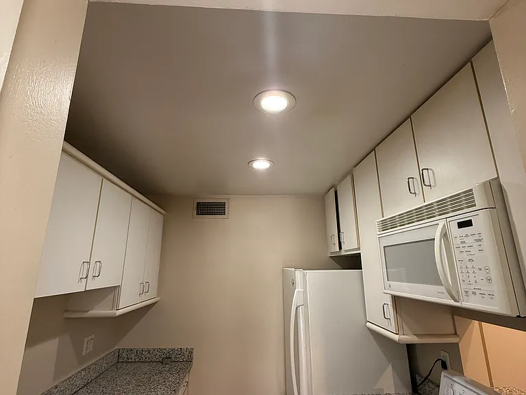 4343 Travis St #13 — Photo 6