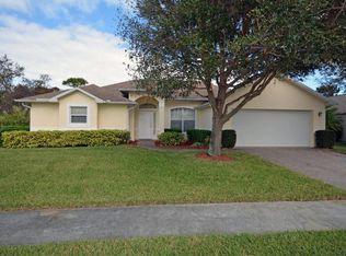 594 Birch Ct, Sebastian, FL 32958