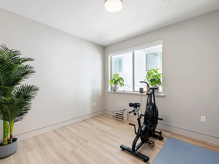 6775 Skyview Dr — Photo 32