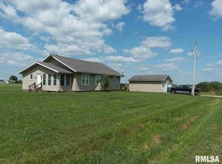 748 Chamness Rd, Elkville, IL 62932