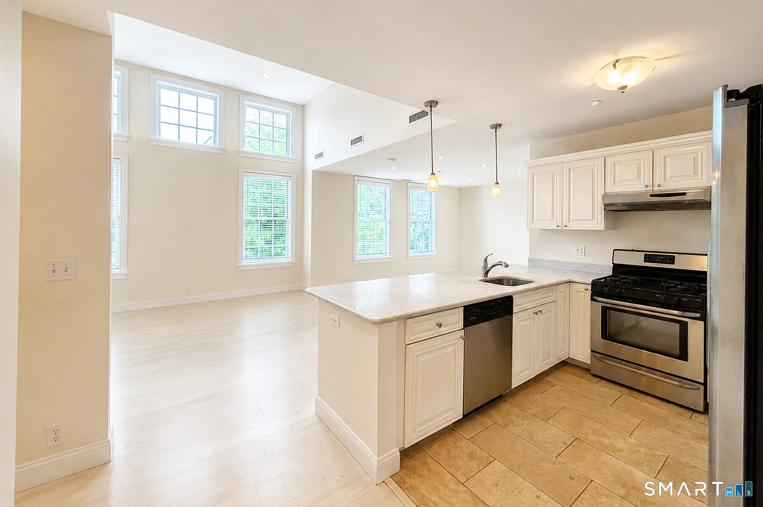 1 bed, 1.0 bath, 900 sqft, $3,750 — Photo 1