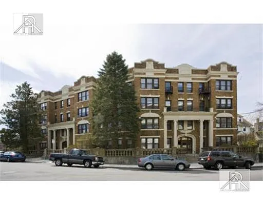 Building Photo - 28 Sidlaw #14
