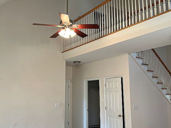 4th image of 413 Baycreek Dr