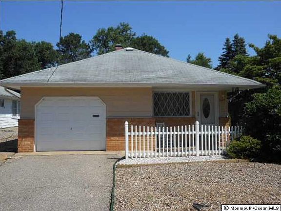 2nd image of 1924 Mount Juliano Ln