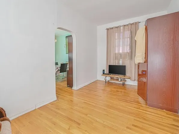 115 Ocean View Avenue image 6 of 13