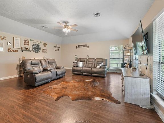 2nd image of 169 Golfview Dr