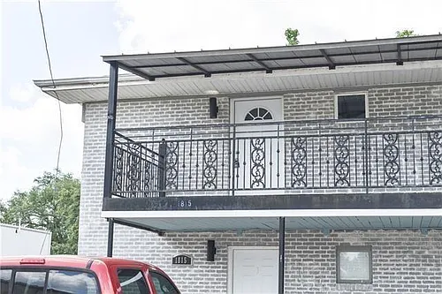 1815 Western Avenue Ext #7 Photo 1