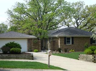 908 Norwood Ct, Naperville, IL