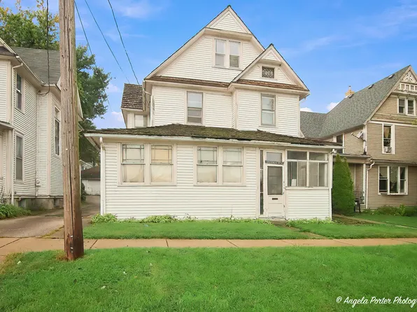 330 N County St, Waukegan, IL 60085