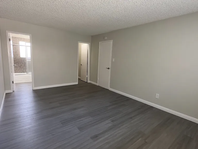 14517 S Vermont Ave — Photo 25