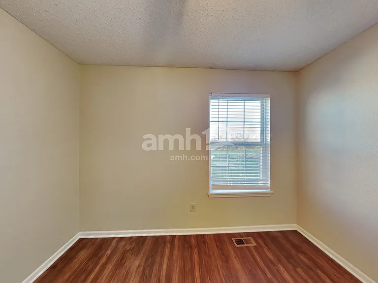 7411 Cordova Dr — Photo 13