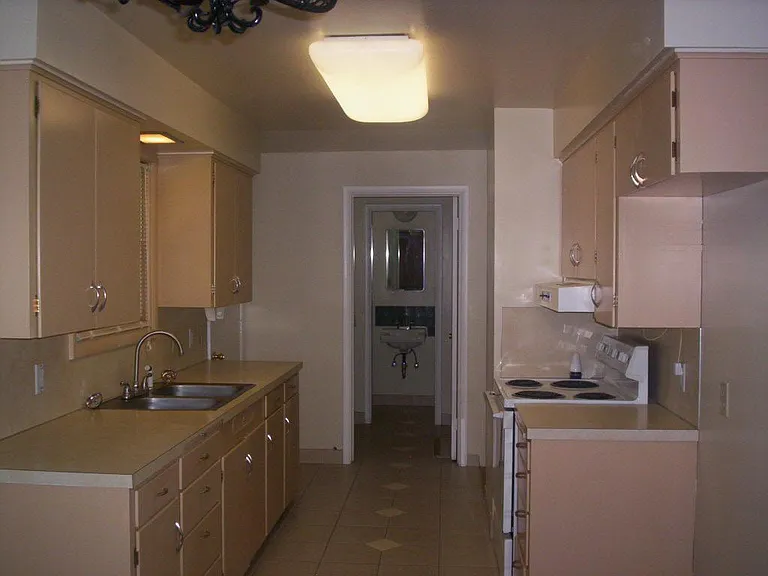 1612 N Illinois Ave — Photo 1