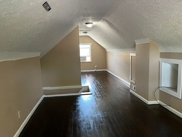 11706 Maple Way — Photo 15