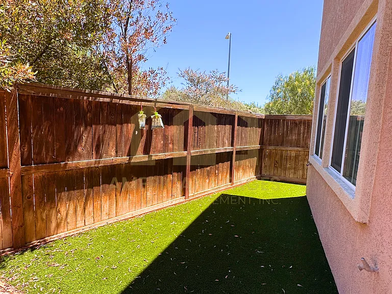 1208 Meridian Way — Photo 22