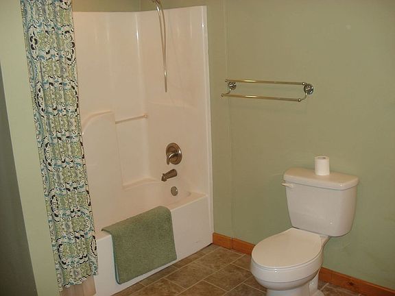 Bathroom - 1st floor