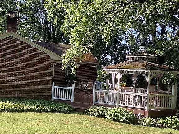 2nd image of 480 Beech Row Dr