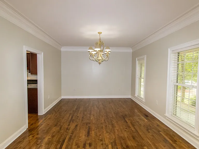 906 Monarch Cir — Photo 33