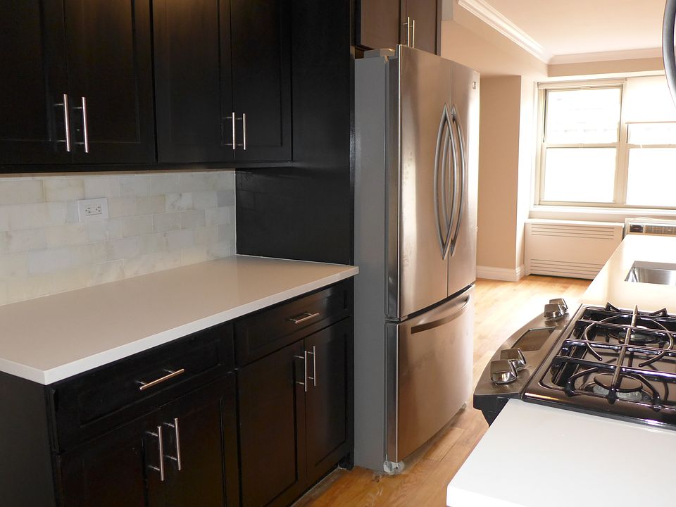 1st image of 310 Greenwich St APT 6C