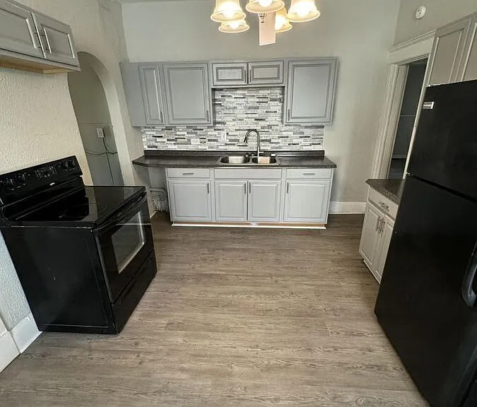 4516 Huntington Ave — Photo 8