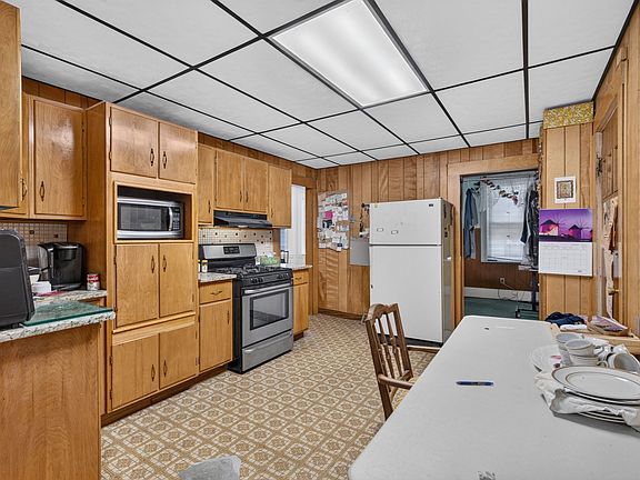 5th image of 28 Gibbens St