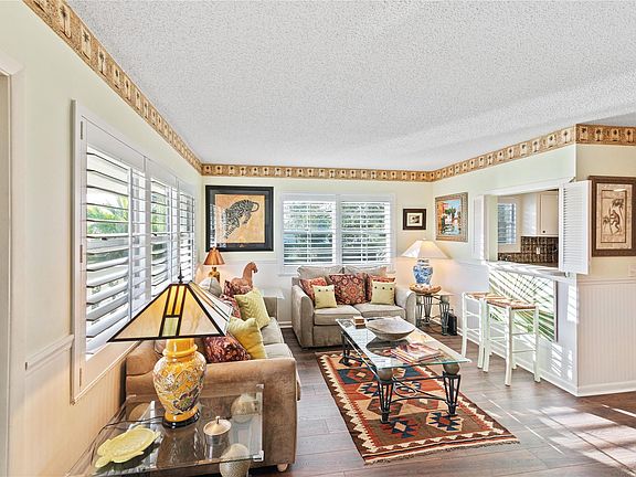 2nd image of 284 Prescott #284