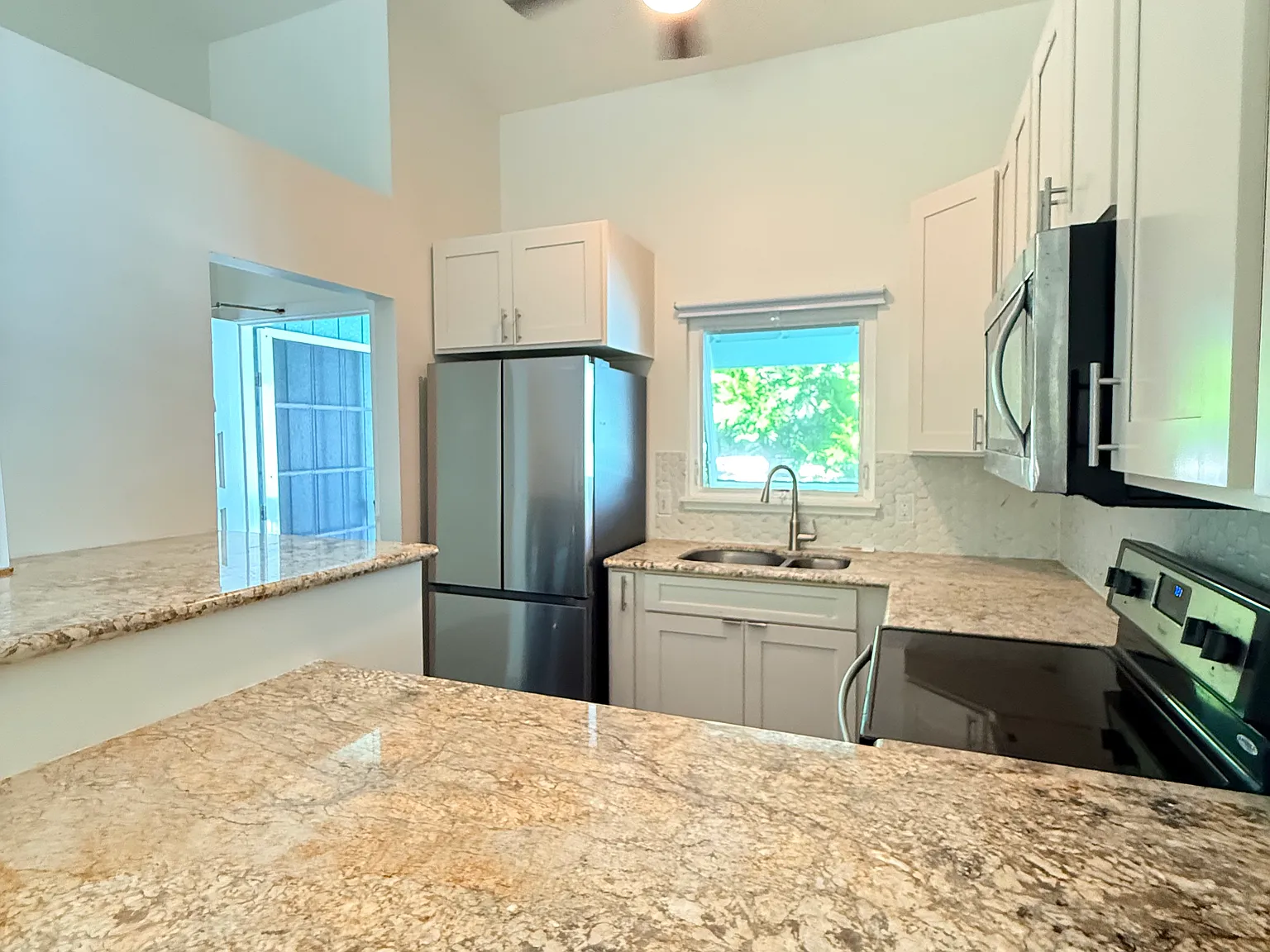 2 bed, 814 sqft, $3,250 — Photo 2