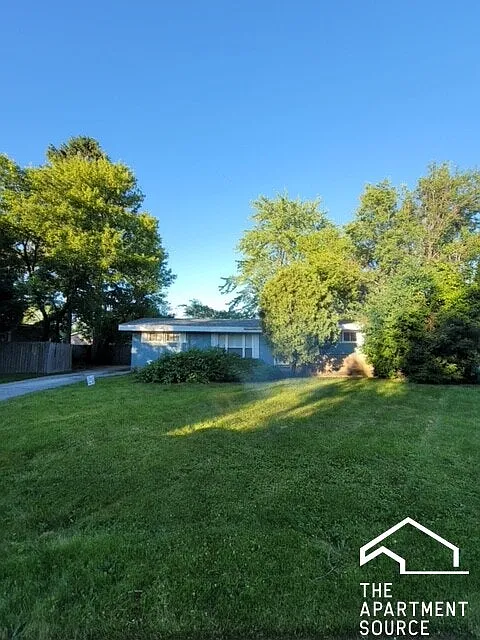 1227 Wood Street — Photo 2